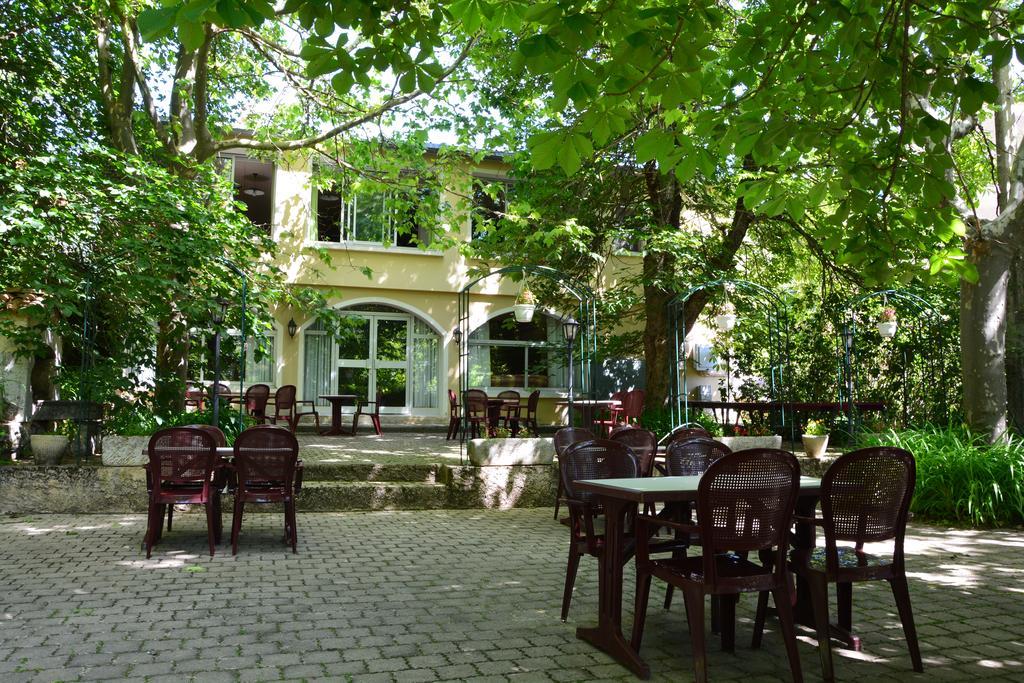 Logis Hotel Le Ceans Orpierre Zewnętrze zdjęcie